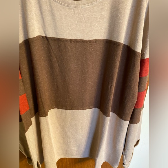 Beautiful long sleeve NWT Cotton Bleu tee, color is Mocha Combo, size 2X - Picture 7 of 16
